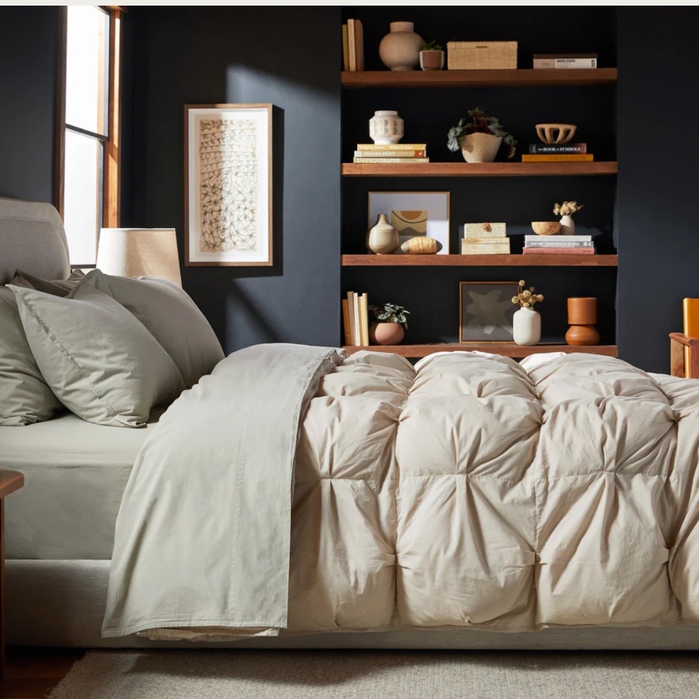 PARACHUTE Organic Cotton Puff Comforter
$339 LIKE NEW
BONE
Full / Queen